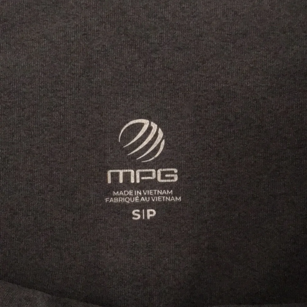 MPG High-Waisted Cut-to-Length Hem Legging 27" - Picture 3 of 8